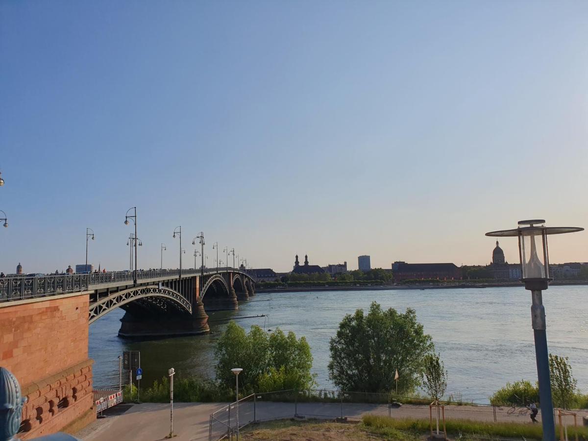 Privatzimmer An Der Uniklinik Mainz - Nur Fuer Weibliche Gaeste Apartment Екстериор снимка